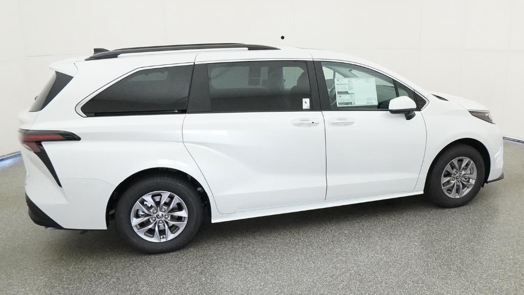 2026 Toyota Sienna XLE 8 Passenger