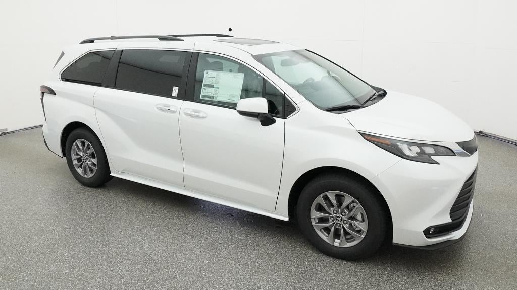 2026 Toyota Sienna XLE 8 Passenger