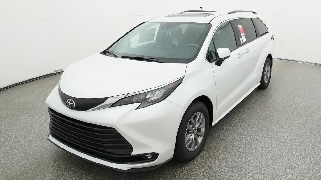 2026 Toyota Sienna XLE 8 Passenger