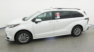 2026 Toyota Sienna XLE 8 Passenger
