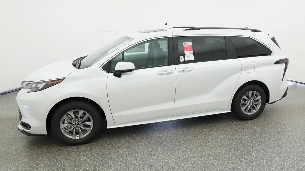 2026 Toyota Sienna XLE 8 Passenger