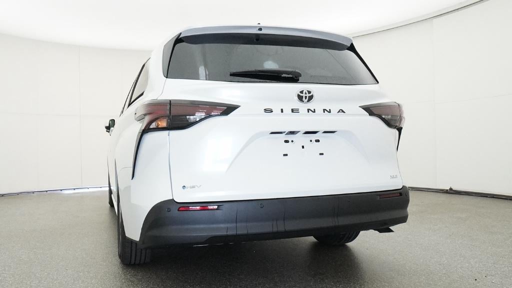 2026 Toyota Sienna XLE 8 Passenger