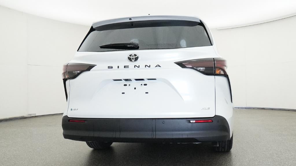 2026 Toyota Sienna XLE 8 Passenger