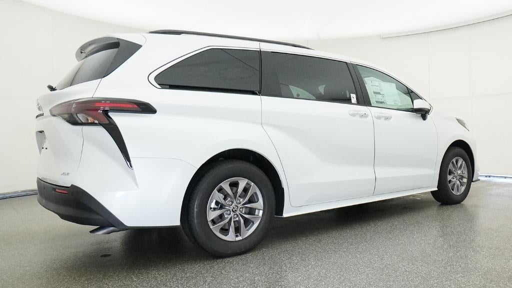 2026 Toyota Sienna XLE 8 Passenger