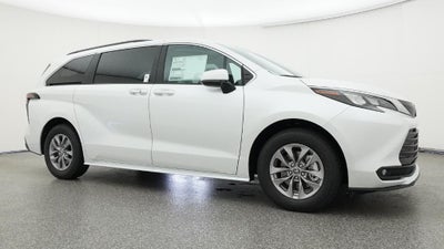 2026 Toyota Sienna XLE 8 Passenger