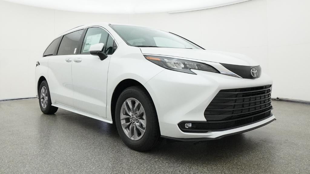 2026 Toyota Sienna XLE 8 Passenger
