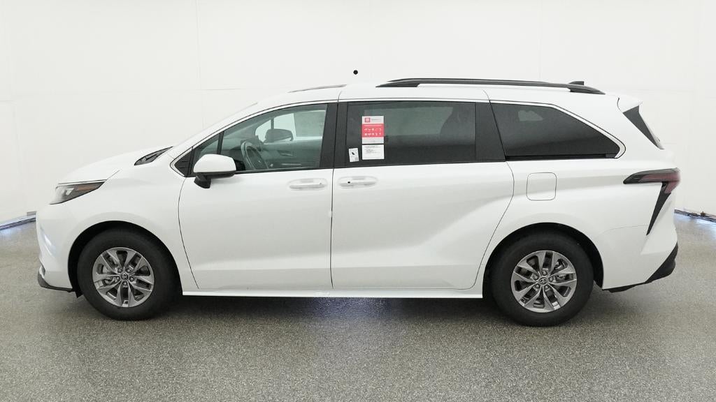 2026 Toyota Sienna XLE 8 Passenger
