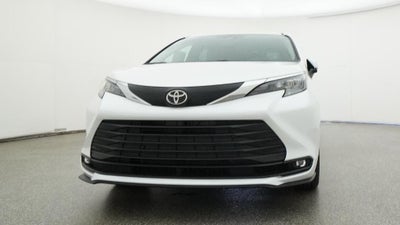 2026 Toyota Sienna XLE 8 Passenger