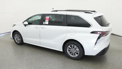 2026 Toyota Sienna XLE 8 Passenger