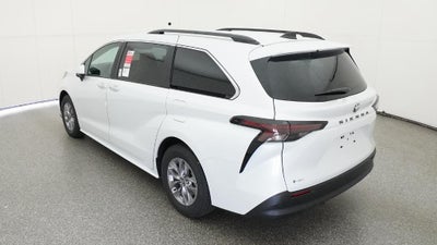 2026 Toyota Sienna XLE 8 Passenger