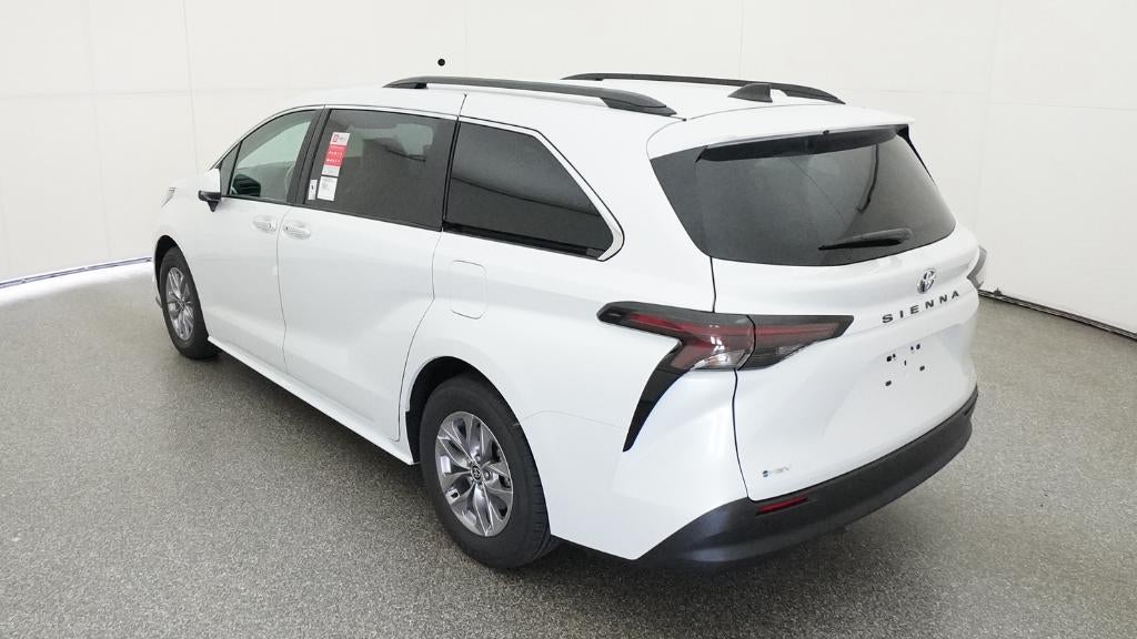 2026 Toyota Sienna XLE 8 Passenger