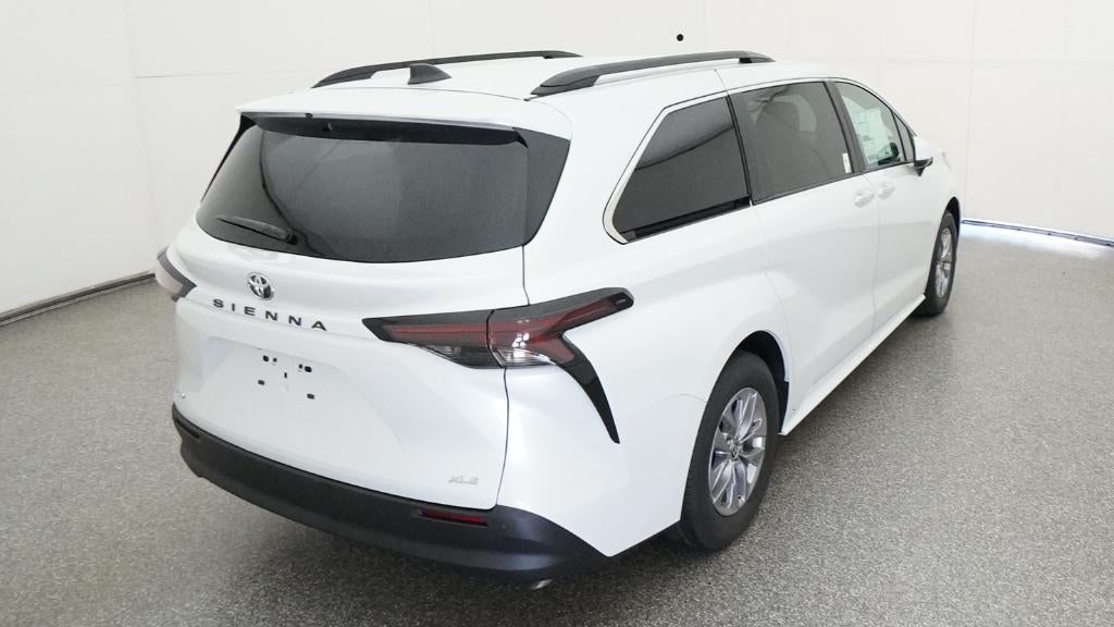 2026 Toyota Sienna XLE 8 Passenger