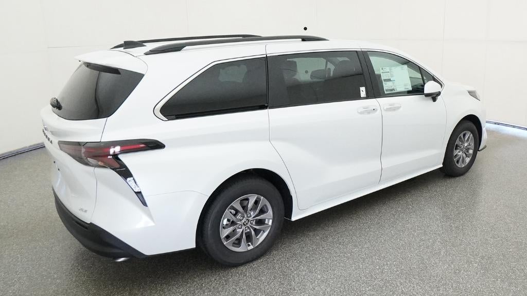 2026 Toyota Sienna XLE 8 Passenger