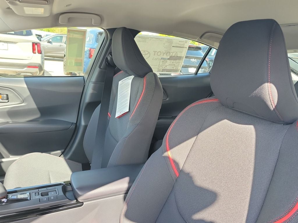 2026 Toyota Prius Plug-in Hybrid SE