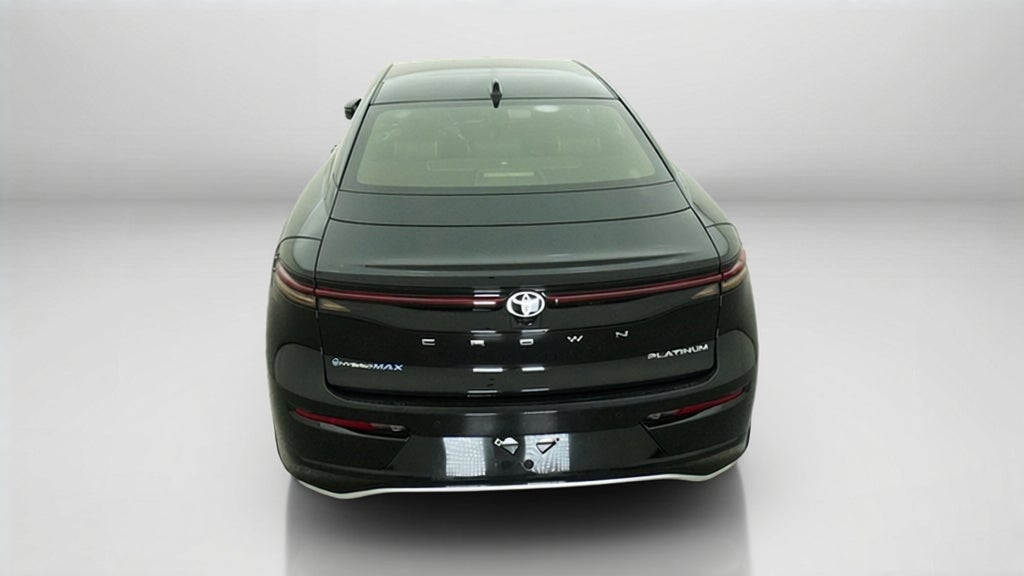 2027 Toyota Crown Platinum