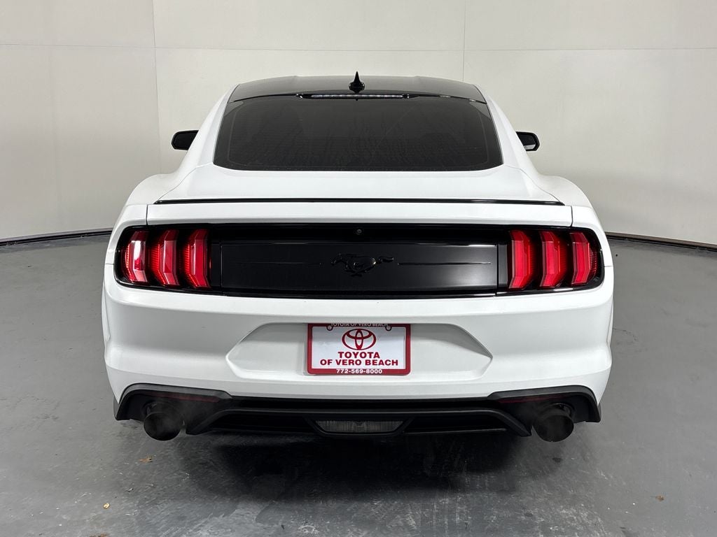2022 Ford Mustang EcoBoost