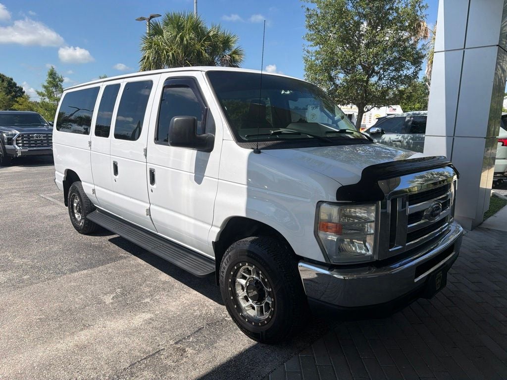 2014 Ford E-350SD XLT