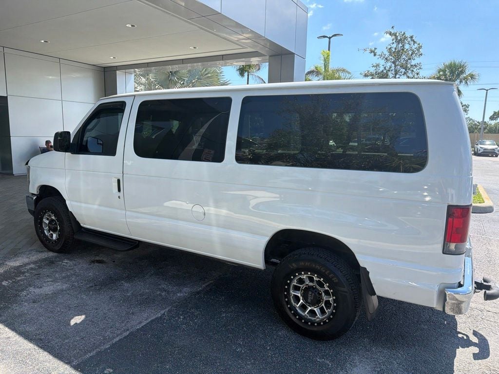 2014 Ford E-350SD XLT