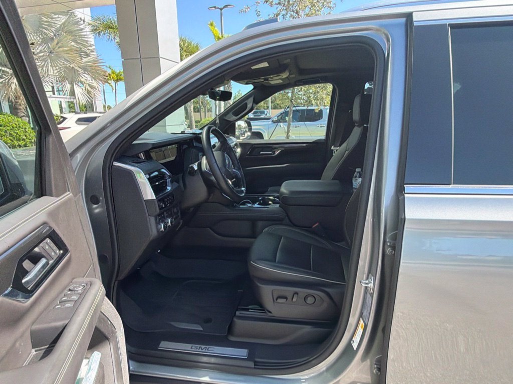 2025 GMC Yukon Elevation