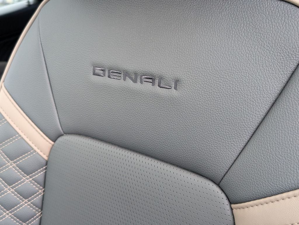 2023 GMC Canyon Denali
