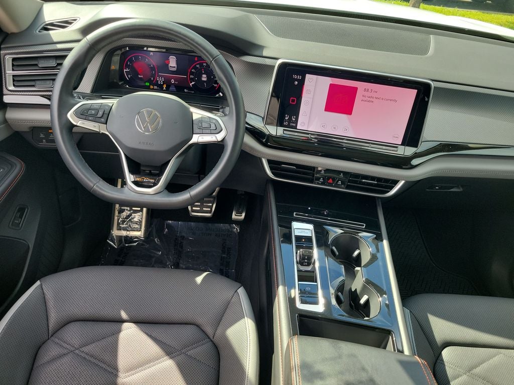 2024 Volkswagen Atlas 2.0T Peak Edition SE w/Technology