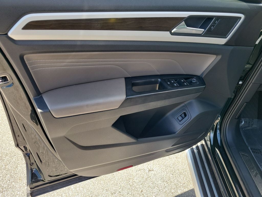 2021 Volkswagen Atlas 3.6L V6 SE w/Technology