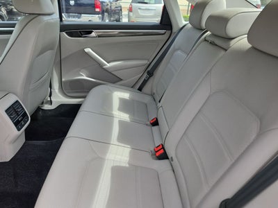 2018 Volkswagen Passat 2.0T SE