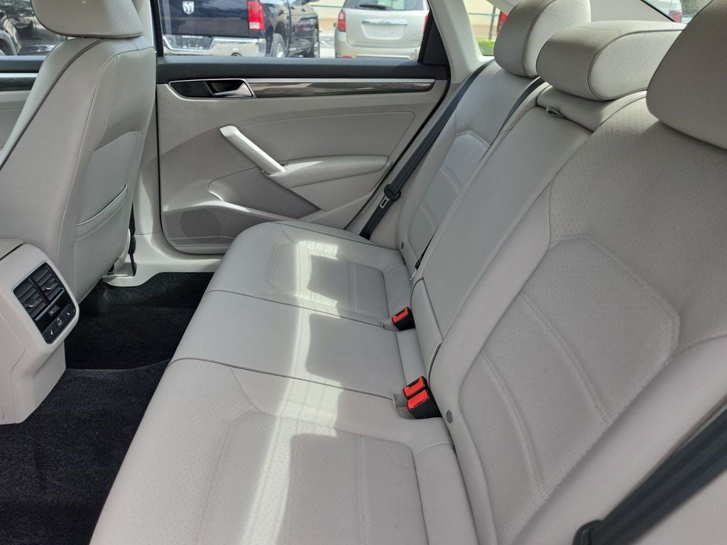 2018 Volkswagen Passat 2.0T SE
