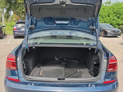 2018 Volkswagen Passat 2.0T SE