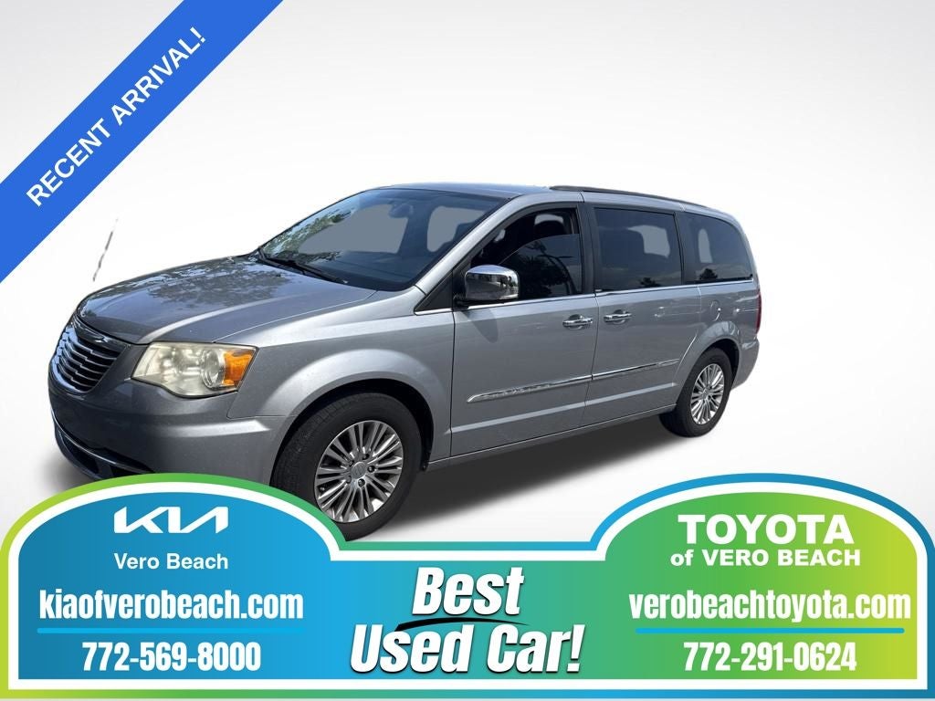 2013 Chrysler Town & Country Touring-L