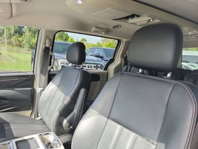 2013 Chrysler Town & Country Touring-L