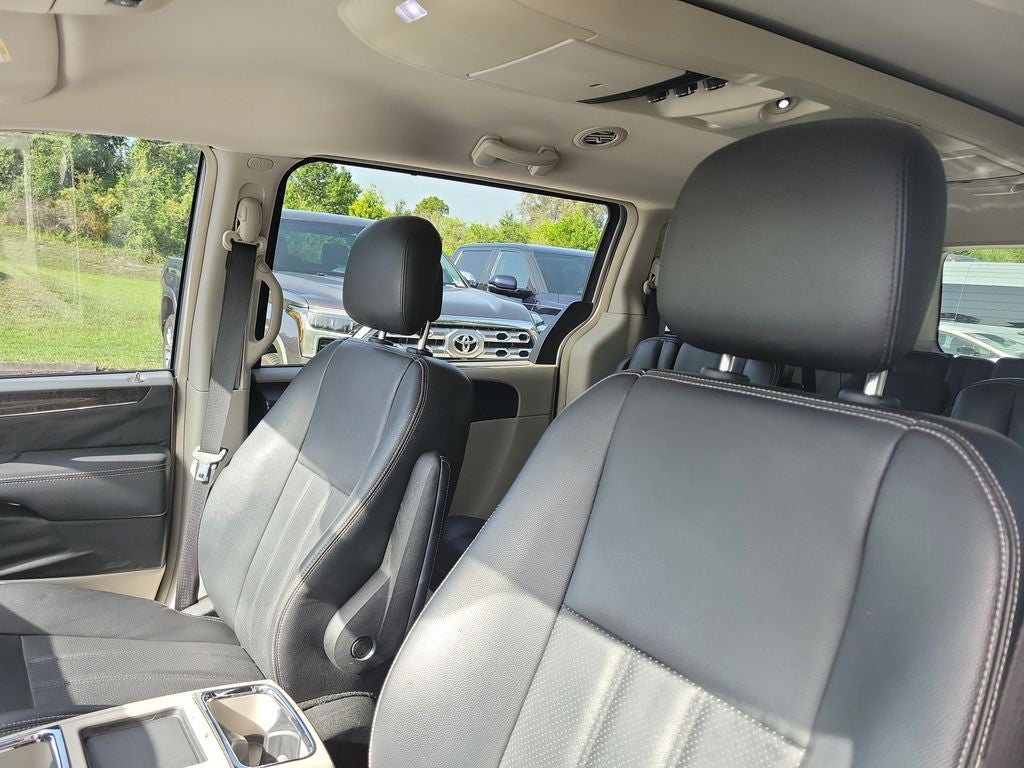 2013 Chrysler Town & Country Touring-L