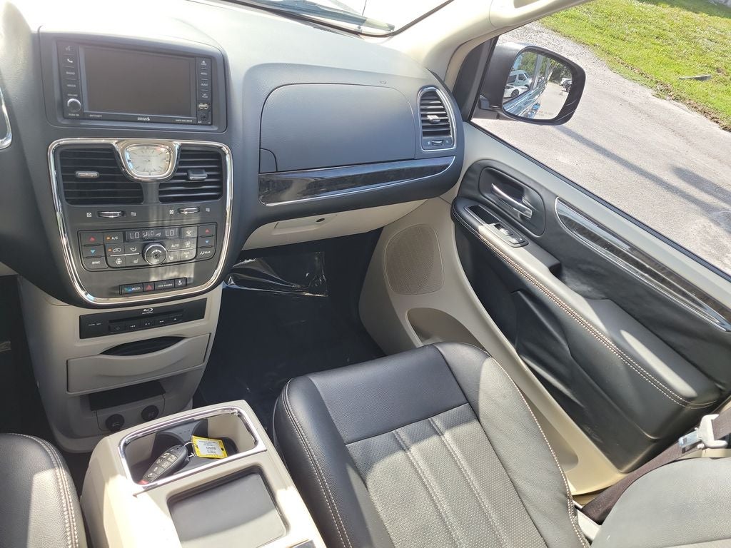 2013 Chrysler Town & Country Touring-L