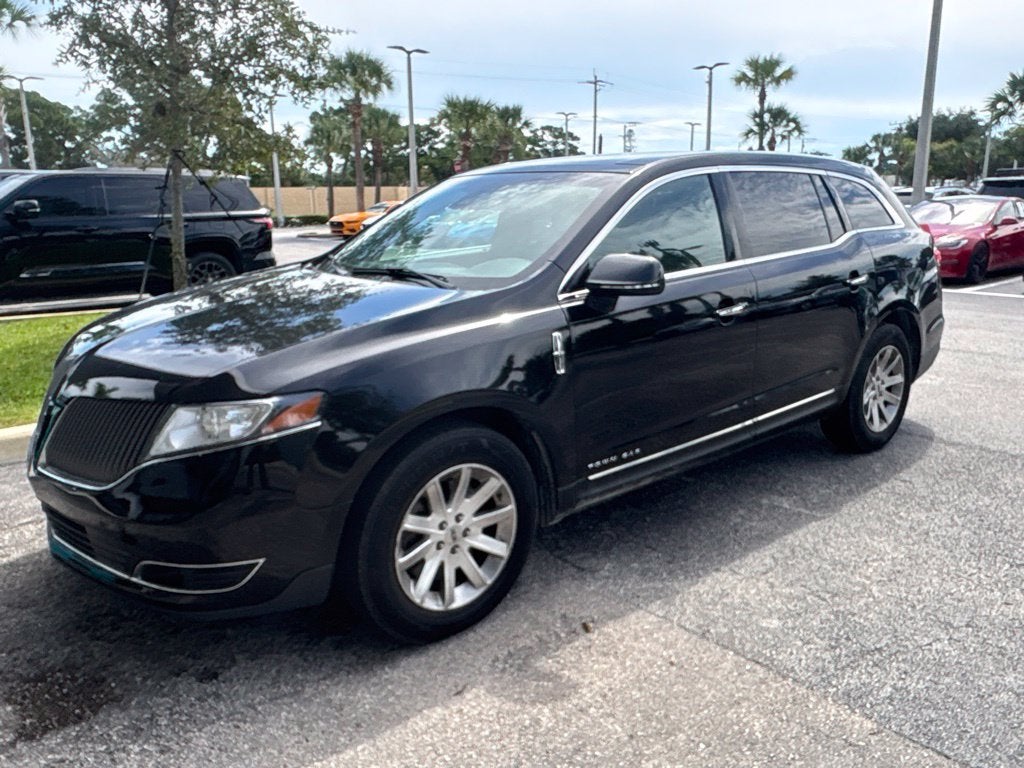 2017 Lincoln MKT Livery