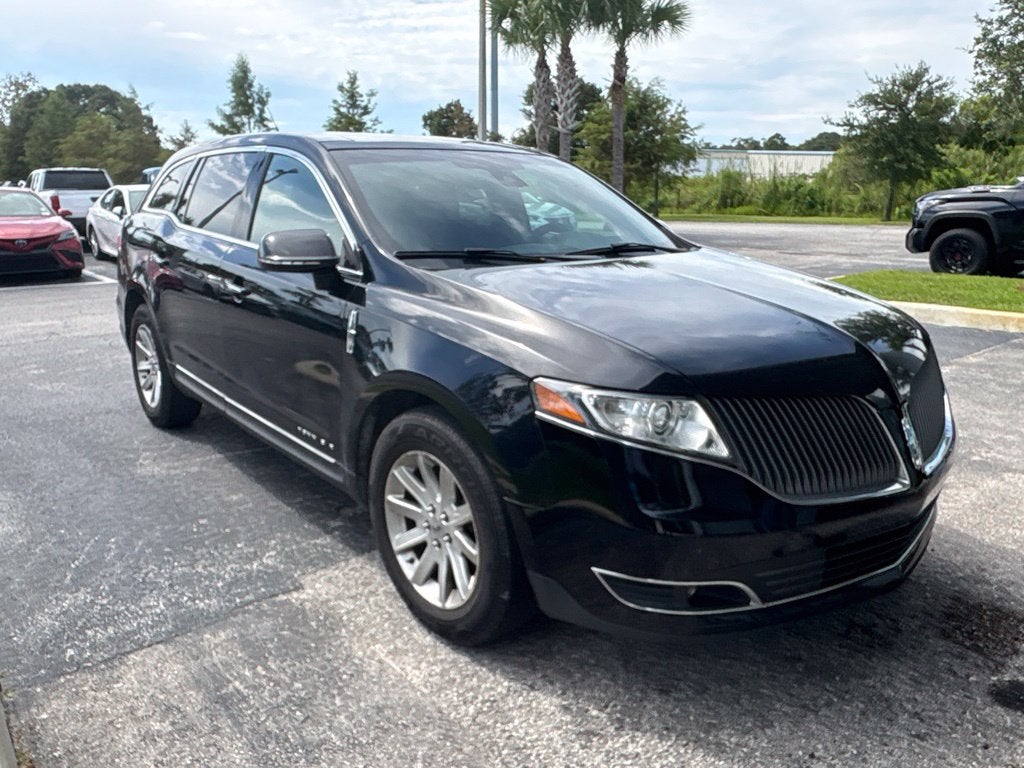 2017 Lincoln MKT Livery