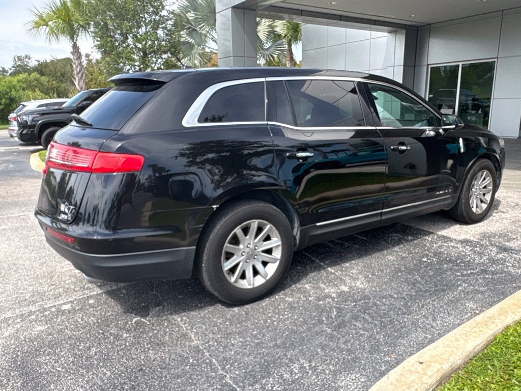 2017 Lincoln MKT Livery