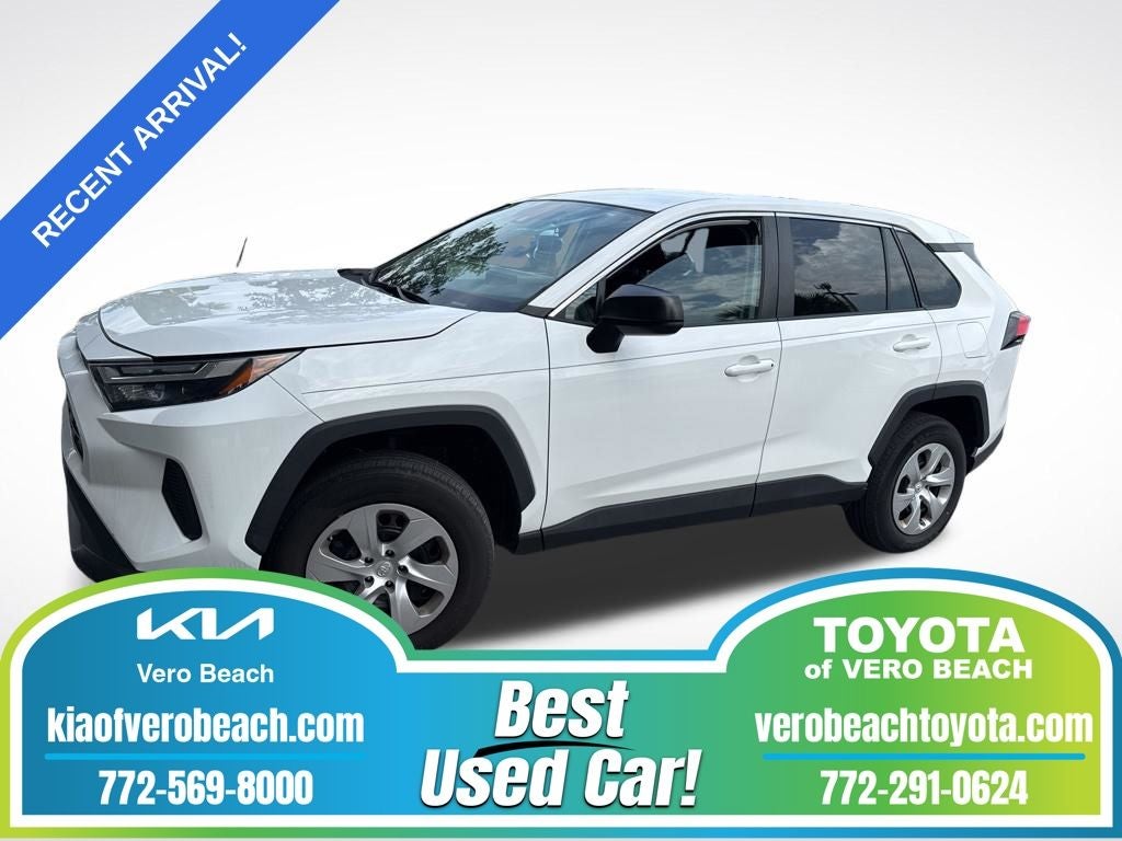 2023 Toyota RAV4 LE AWD's photo