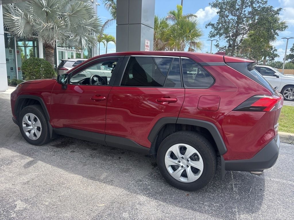 2024 Toyota RAV4 LE