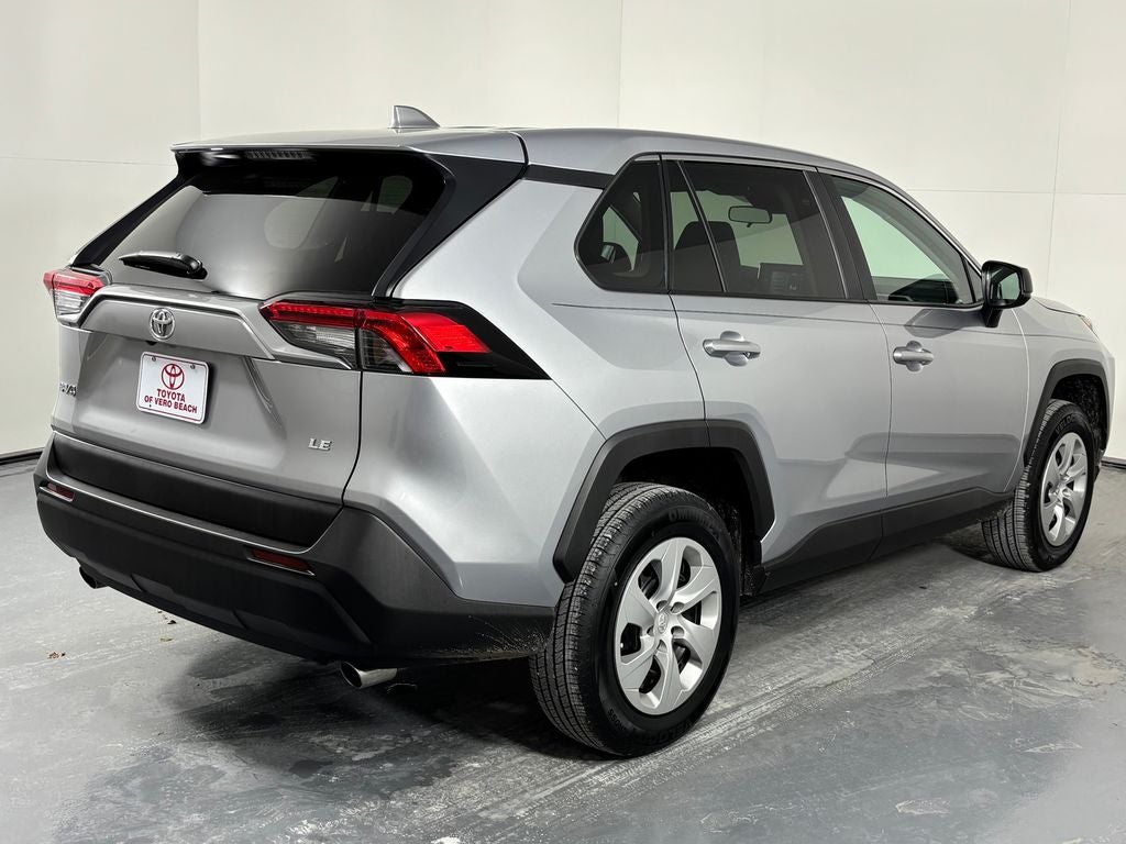 2022 Toyota RAV4 LE