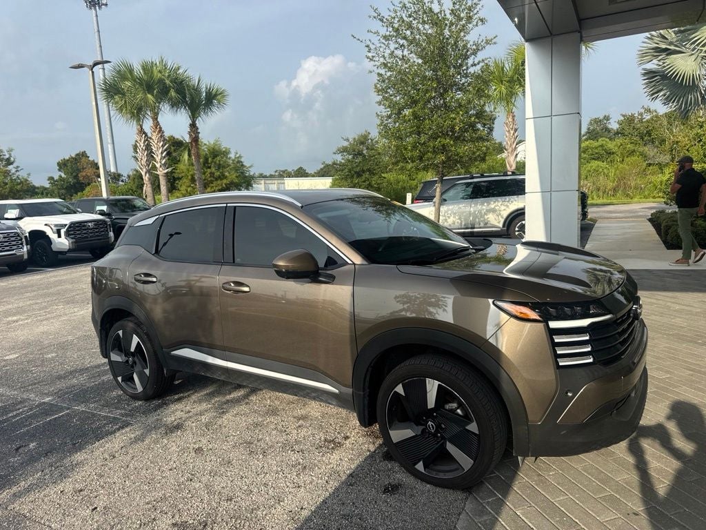 2025 Nissan Kicks SR