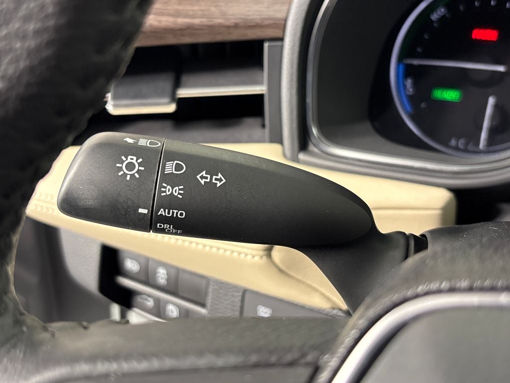 2021 Toyota Avalon Hybrid XLE Plus