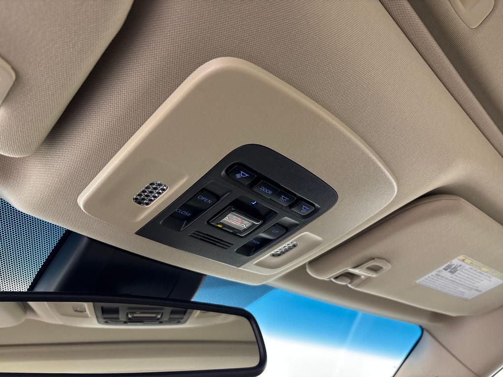 2021 Toyota Avalon Hybrid XLE Plus