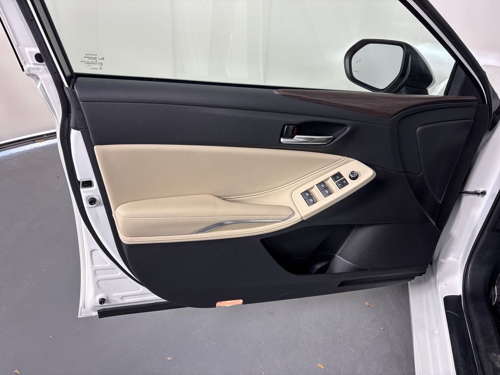 2021 Toyota Avalon Hybrid XLE Plus