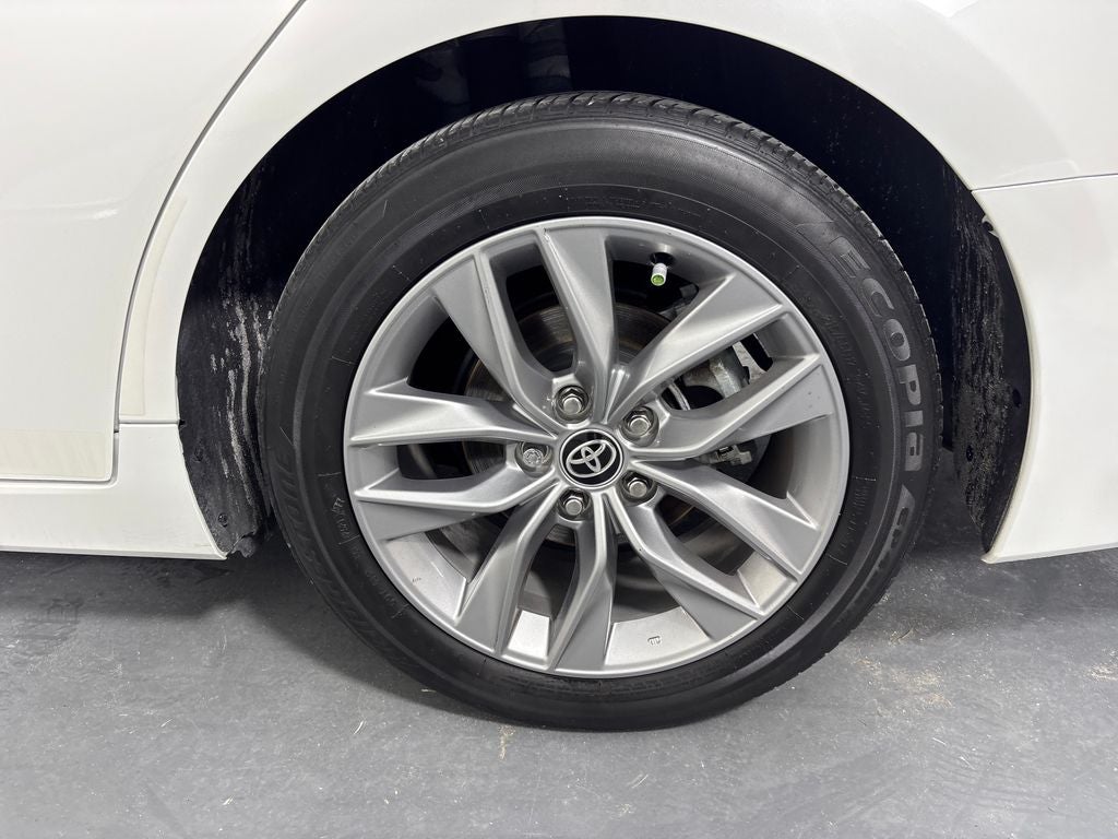 2021 Toyota Avalon Hybrid XLE Plus