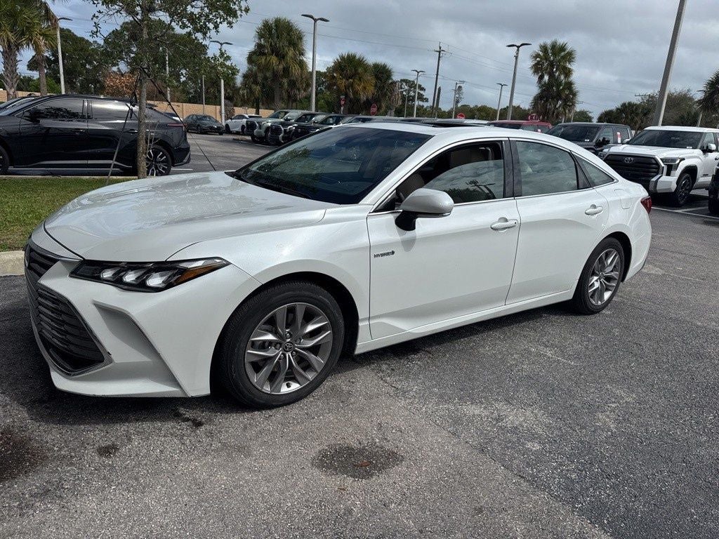 2021 Toyota Avalon Hybrid XLE Plus