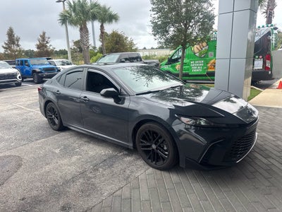 2025 Toyota Camry SE