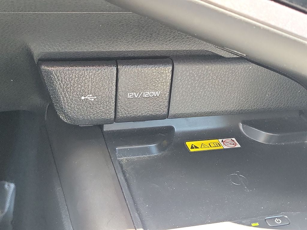 2023 Toyota Camry Hybrid XLE