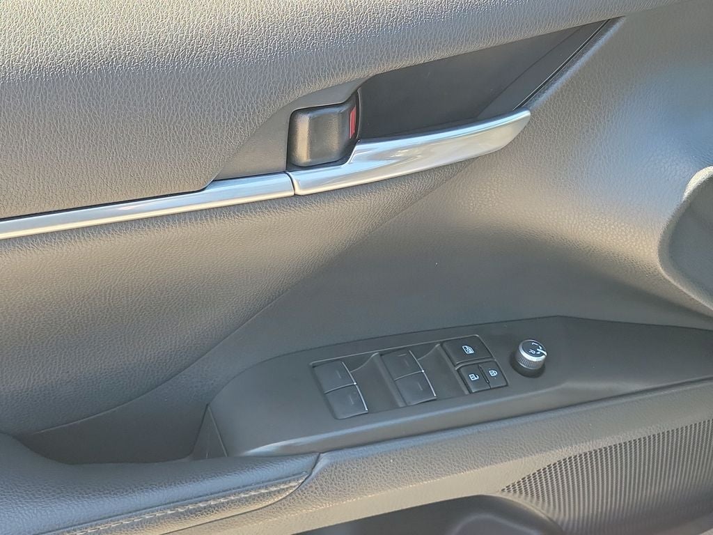 2023 Toyota Camry Hybrid XLE
