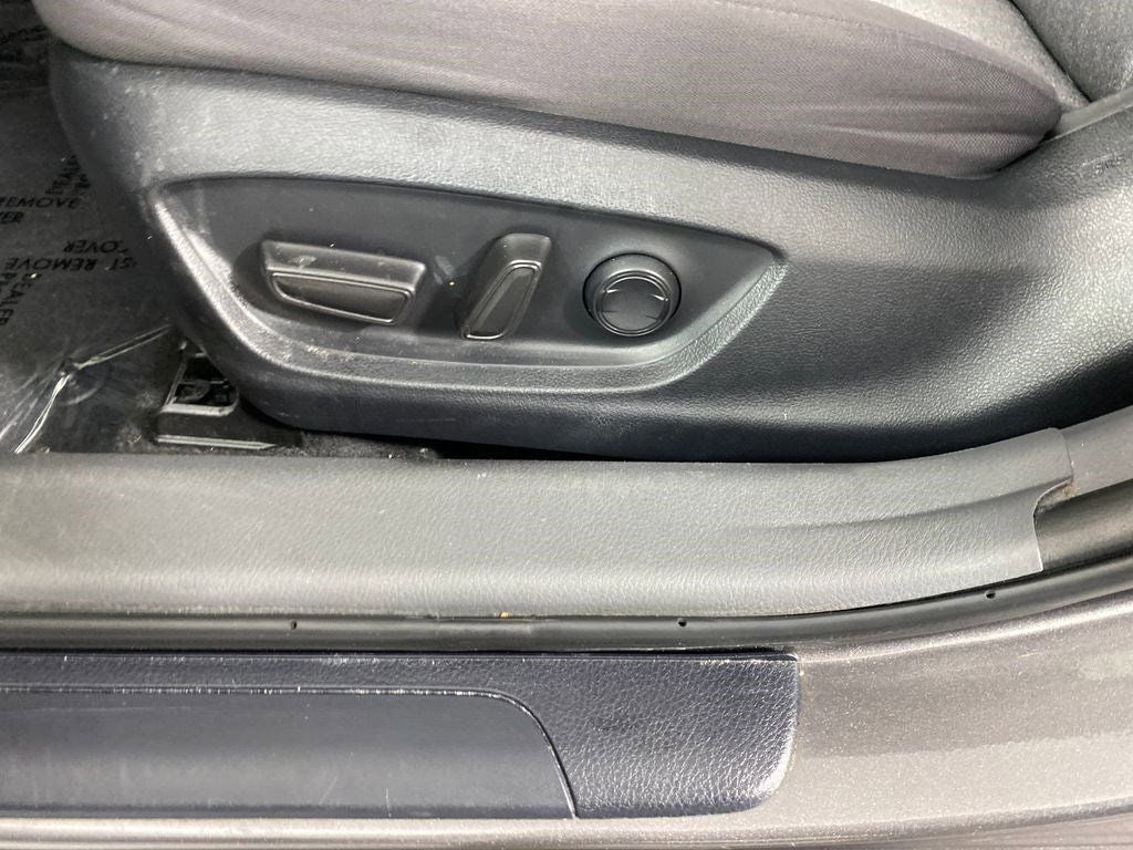 2024 Toyota Camry Hybrid LE