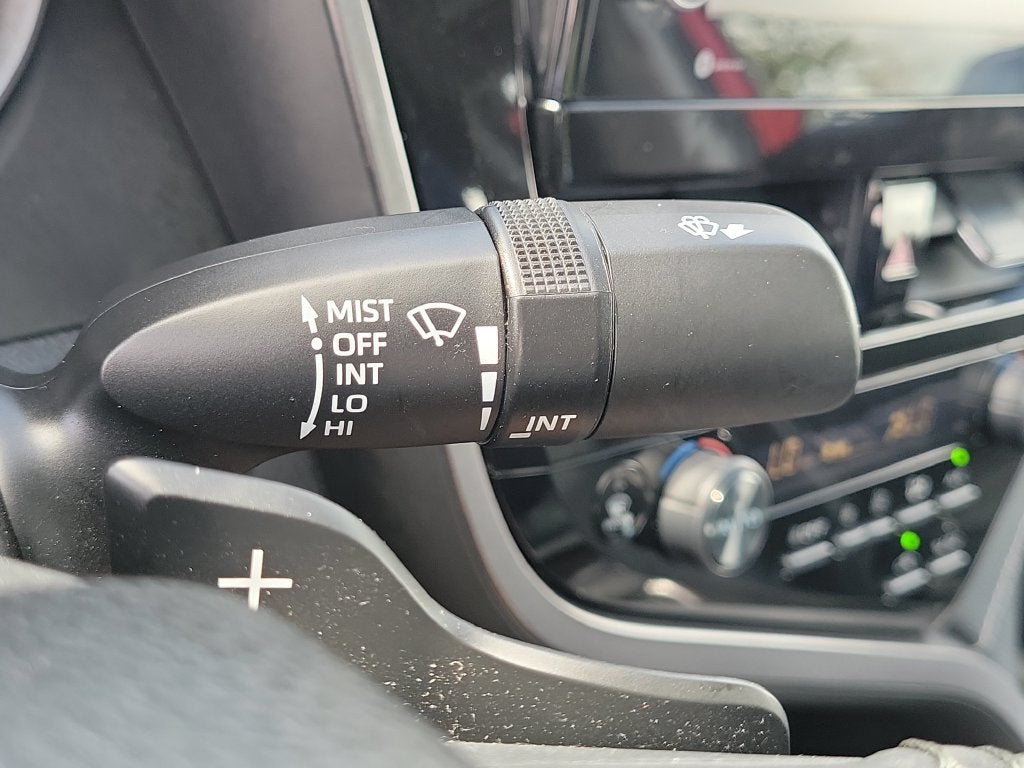 2023 Toyota Camry Hybrid SE